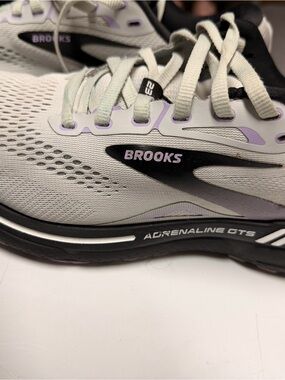Brooks Adrenaline GTS Women's Running Shoes - Light Gray and Lavender